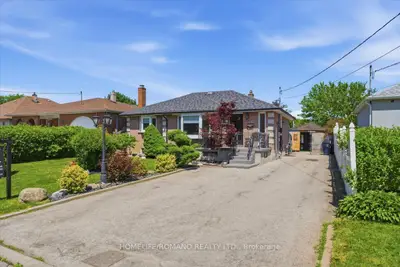 5 Cuffley Crescent S, Toronto, On M3k 1x2