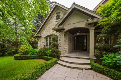 11 Country Club Drive, Toronto, On M9a 3j3