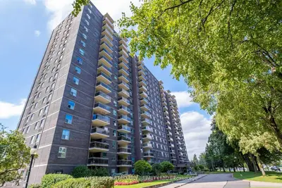 Condo Apartment in Mississauga