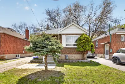 77 Elma Street, Toronto, On M8v 1x9