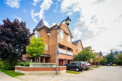 Condo Townhouse in Mississauga