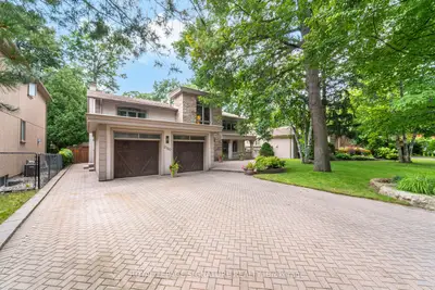 2130 Autumn Breeze Drive N, Mississauga, On L5b 1r4