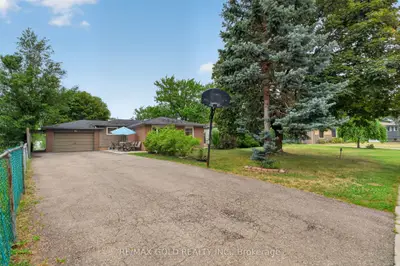 32 Dunblaine Crescent, Brampton, On L6t 3h2