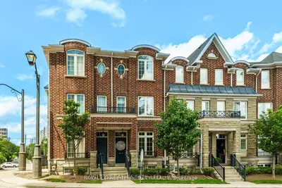 Condo Townhouse in Toronto