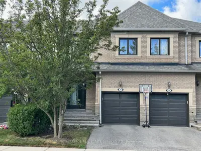 Condo Townhouse in Oakville