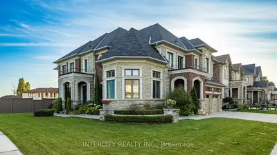 29 Chiming Road, Brampton, On L6p 4e1