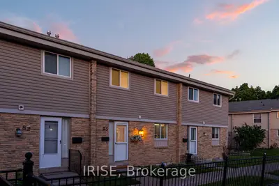 Condo Townhouse in Mississauga