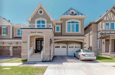 Detached in Oakville