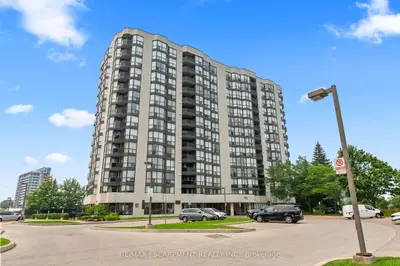 Condo Apartment in Mississauga