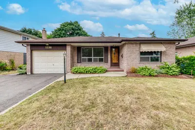 Detached in Oakville