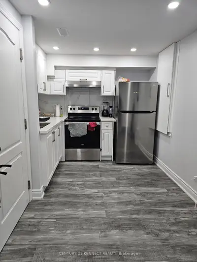 51 Cassander Crescent Bsmt, Brampton, On L6z 1z5