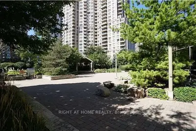 Condo Apartment in Mississauga