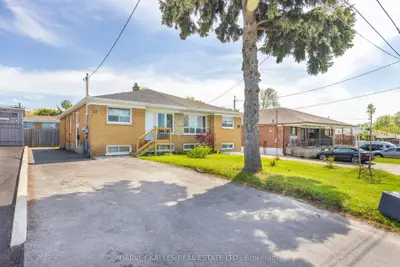 29 Giltspur Drive, Toronto, On M3l 1m4