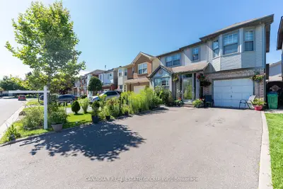 10 Chipmunk Crescent, Brampton, On L6r 1b2
