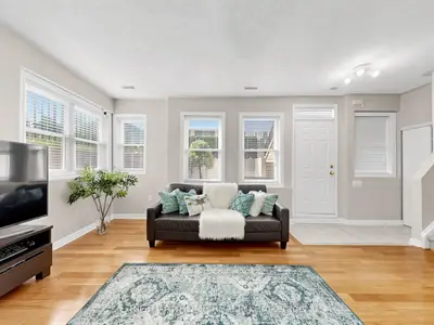 760 Lawrence Avenue W 76, Toronto, On M6a 3e7