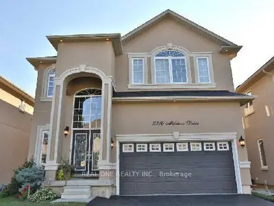 Detached in Oakville
