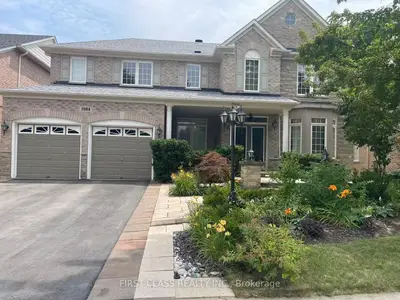 Detached in Oakville