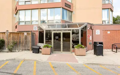 25 Fairview Road W 1410, Mississauga, On L5b 3y8