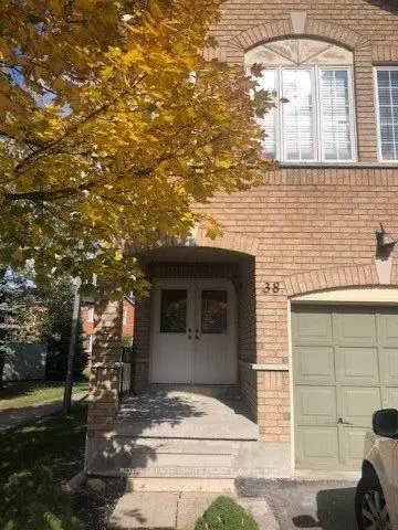 Att/Row/Townhouse in Mississauga