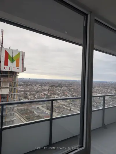 Condo Apartment in Mississauga