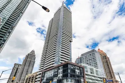 Condo Apartment in Mississauga