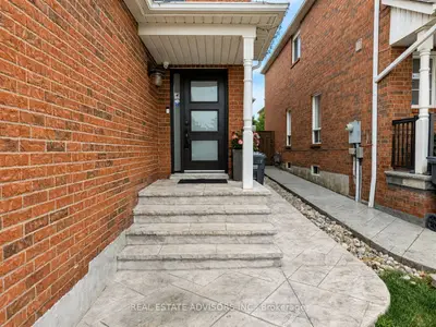 5215 Marblewood Drive, Mississauga, On L5v 2p1