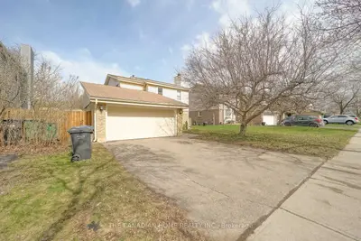 64 Somerset Drive, Brampton, On L6z 1c5