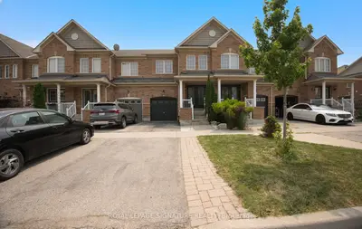 Att/Row/Townhouse in Milton
