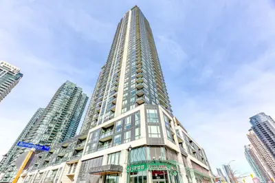 Condo Apartment in Mississauga