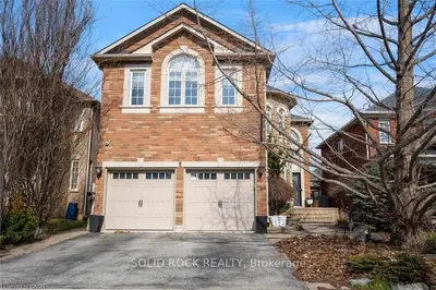 34 Forsyth Crescent, Halton Hills, On L7g 6g3