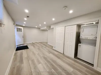 1447 Santa Rosa Court, Mississauga, On L5v 1h7