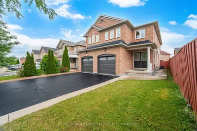 25 Skylar Circle, Brampton, On L6p 0z4
