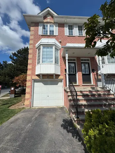Condo Townhouse in Burlington