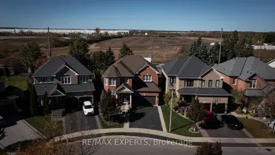 34 Laurentide Crescent, Brampton, On L6p 1y4