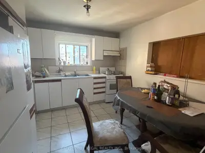 1615 Weston Road, Toronto, On M9n 1t8