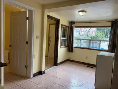 690 Jane Street, Toronto, On M6n 4a8