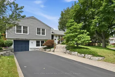Detached in Burlington