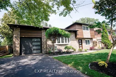 Detached in Oakville