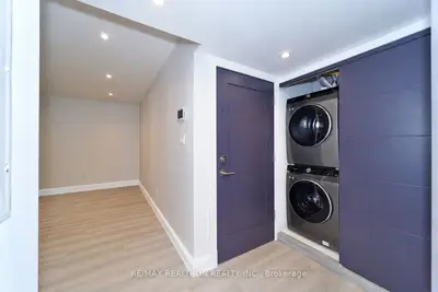 230 Boon Avenue 4, Toronto, On M6e 3z8