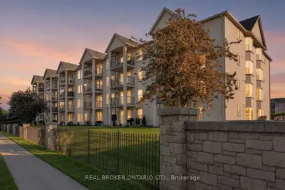 Condo Apartment in Burlington