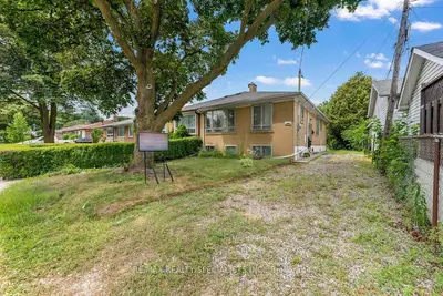 122 Cordella Avenue, Toronto, On M6n 2j9