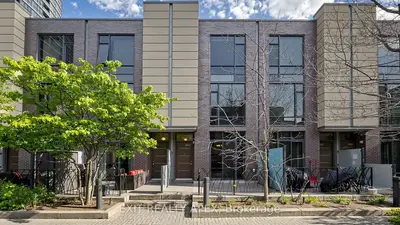 Condo Townhouse in Toronto