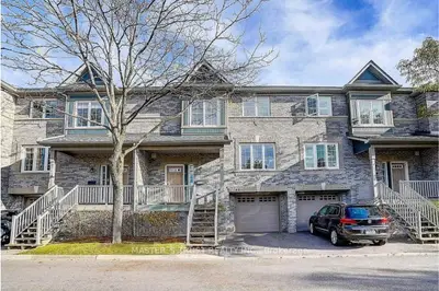 Condo Townhouse in Mississauga