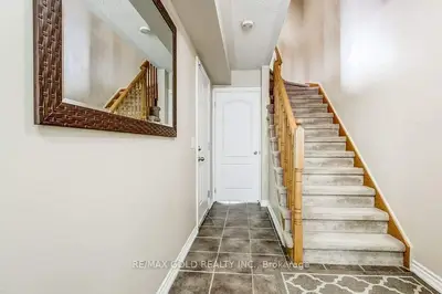 6 Cailiff Street, Brampton, On L6y 0p9