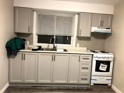 Store W Apt/Office in Toronto
