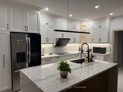 Att/Row/Townhouse in Oakville
