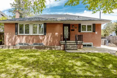 Detached in Oakville