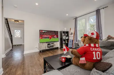 126 Poplar Avenue, Halton Hills, On L7j 2e2