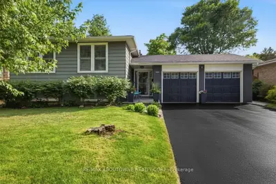 2501 Yarmouth Crescent, Oakville, On L6l 2m9