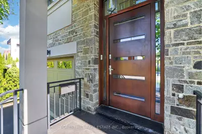 51 Greenfield Drive, Toronto, On M9b 1h2